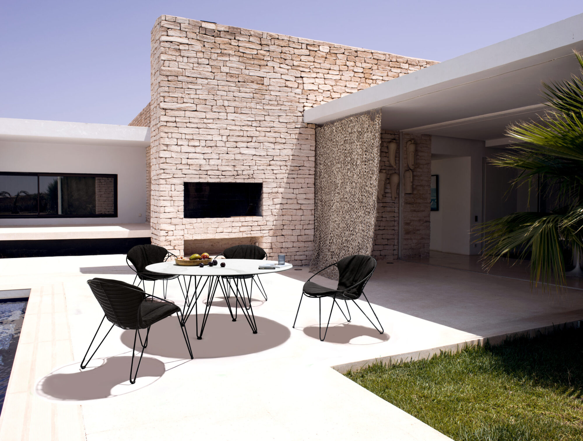 Joli | Tafel en stoelen Wire Marble Azuro | indoor + outdoor