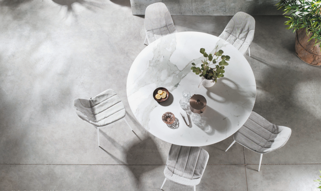 Ronde tafel met stoelen Marguerite | indoor + outdoor